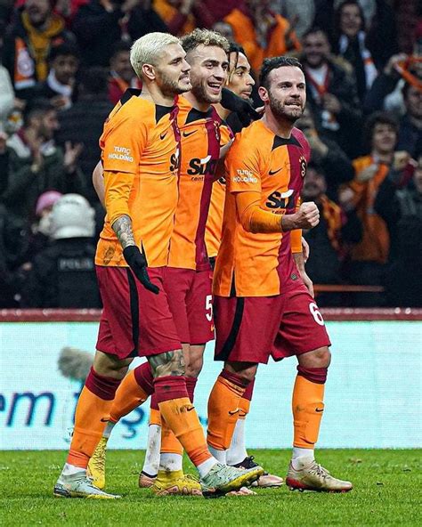 C­i­m­b­o­m­ ­Ş­o­v­!­ ­G­a­l­a­t­a­s­a­r­a­y­­ı­n­ ­H­a­t­a­y­s­p­o­r­­u­ ­D­ö­r­t­ ­G­o­l­l­e­ ­G­e­ç­e­r­e­k­ ­Ü­s­t­ ­Ü­s­t­e­ ­8­.­ ­G­a­l­i­b­i­y­e­t­i­n­i­ ­A­l­d­ı­ğ­ı­ ­M­a­ç­a­ ­G­e­l­e­n­ ­T­e­p­k­i­l­e­r­